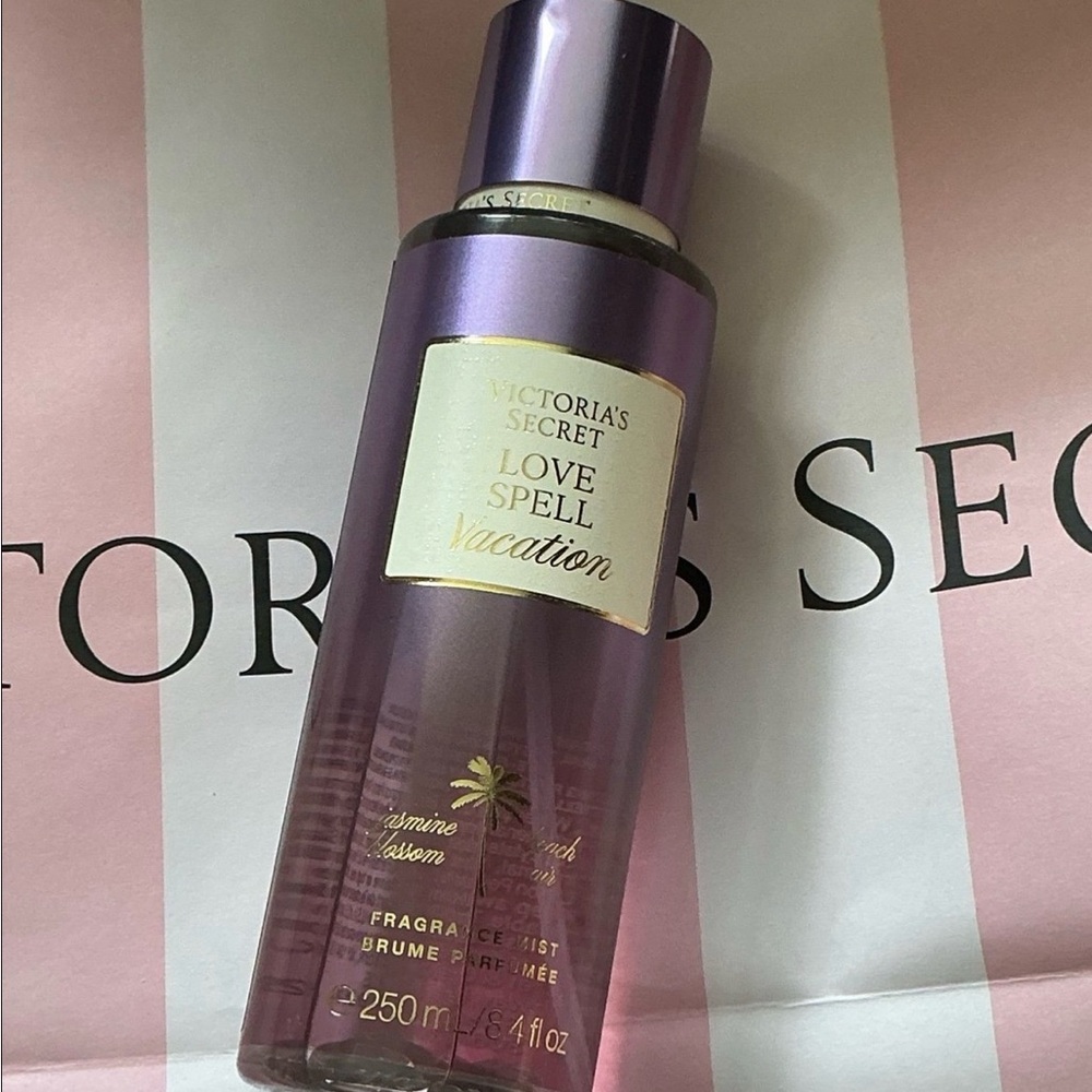 Victoria's Secret Love Spell Vacation Mist - Purple and Gold